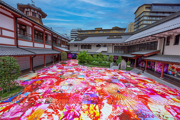 道後温泉別館 飛鳥乃湯泉中庭インスタレーション